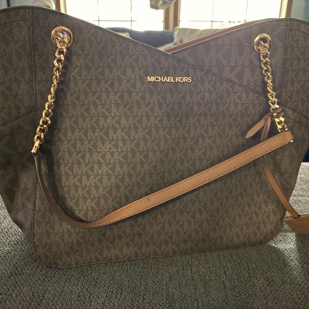 Michael Kors Tan Shoulder Bag with Gold Accents